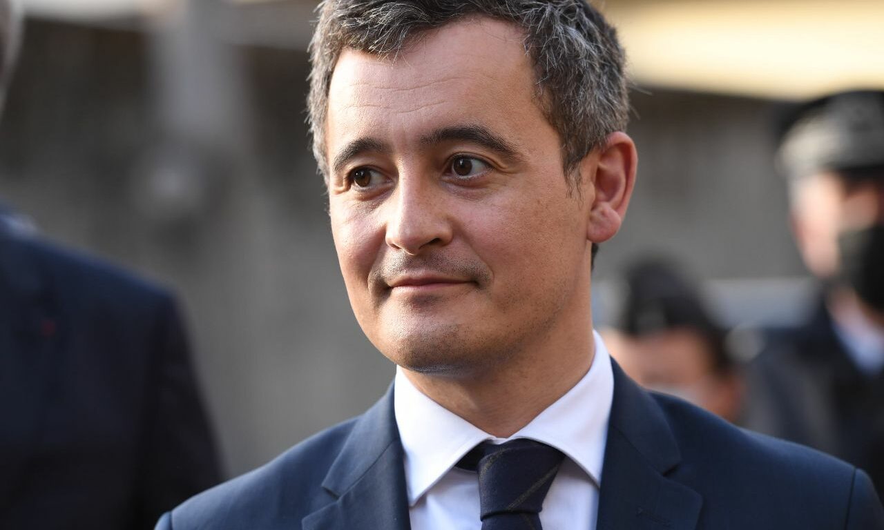 Par un courte majorité (270 voix votant la motion de rejet, 265 voix contre), l’Assemblée nationale a refusée de discuter du projet de loi immigration.